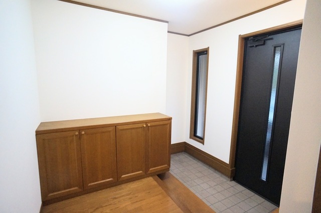 玄関　※２０２３年１１月撮影