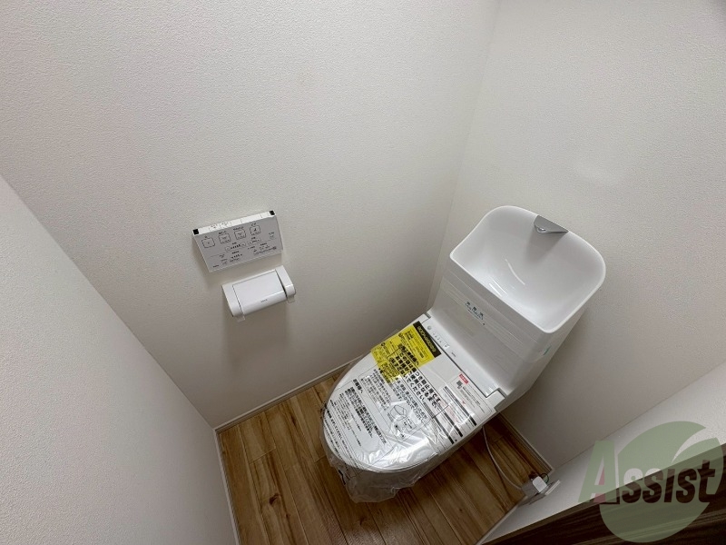 トイレ　ウォシュレット機能付きトイレは嬉しいですね。
