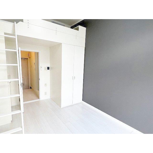 居室・リビング　アクセントクロス