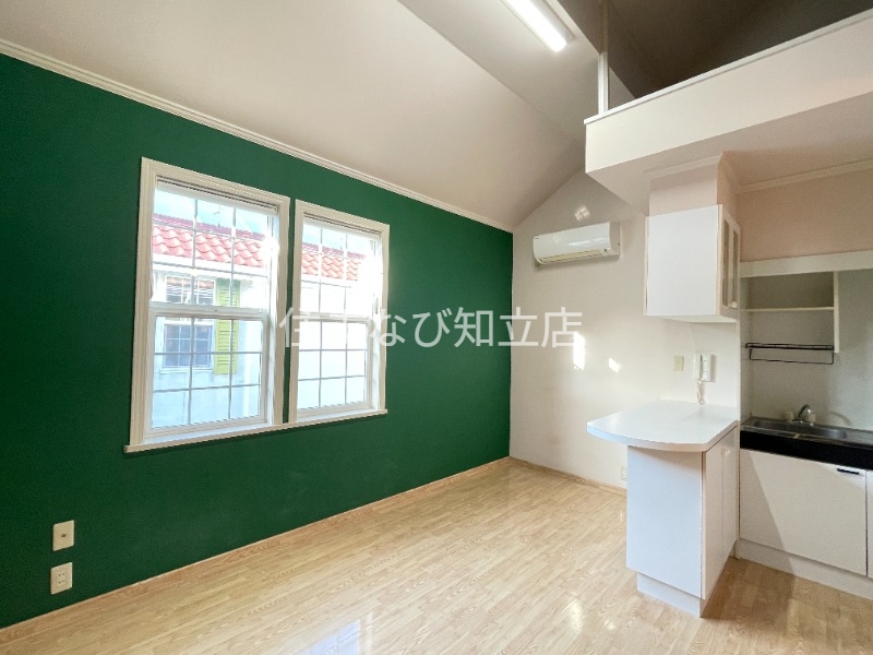 居室・リビング　同型別部屋写真