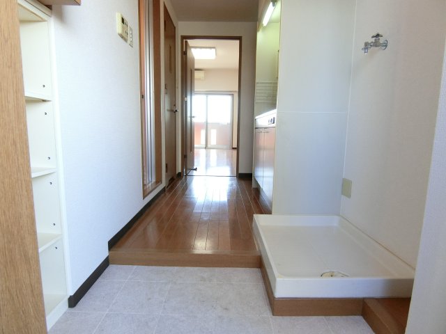 玄関　詳細は、RISUMO江坂本店までお問合せください♪