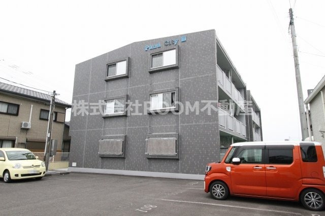 建物外観　落ち着いた雰囲気の外観です