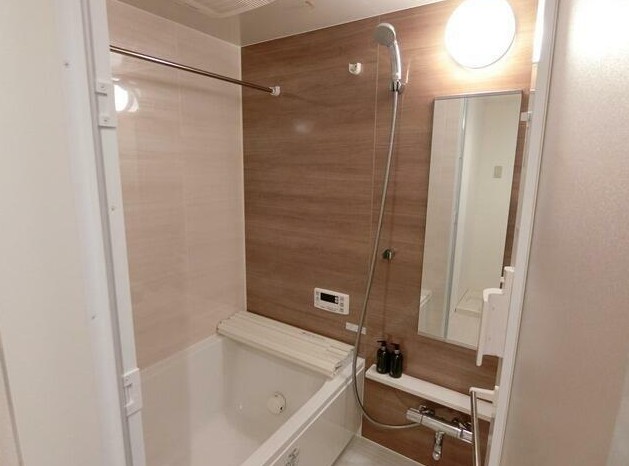 バス・シャワールーム　追焚機能と浴室乾燥機付