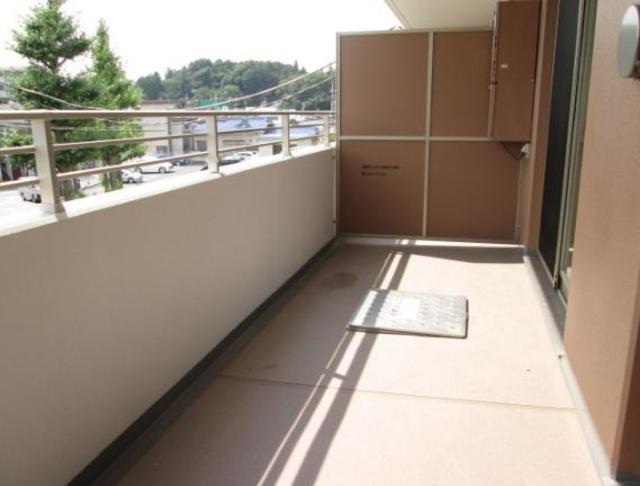 バルコニー　☆暖かい日差しで洗濯物もカラっと仕上がります☆