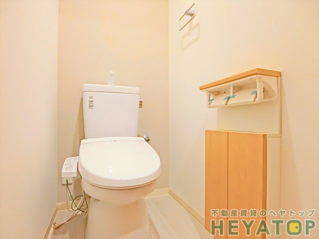 トイレ　温水洗浄便座