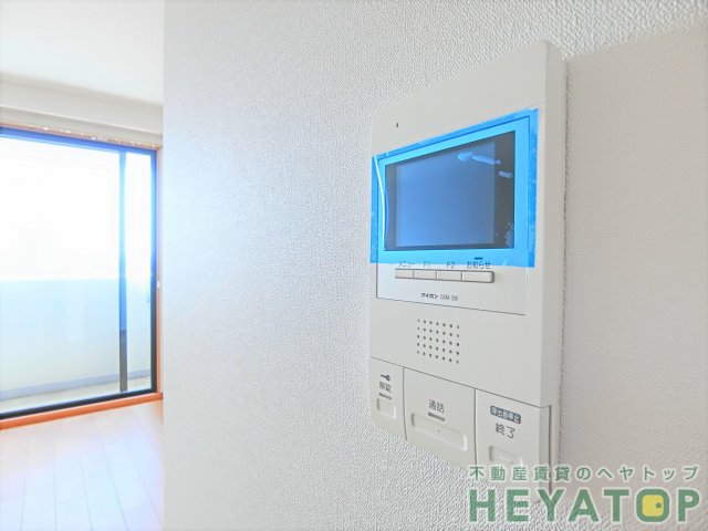 セキュリティ　モニター付きドアホンで安心確認