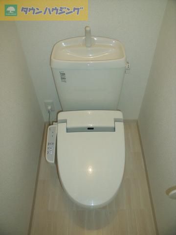 トイレ　ウォシュレット付きのトイレ