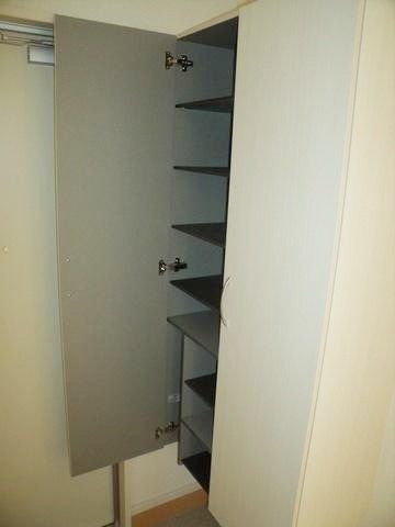 玄関　玄関収納にも余裕があります