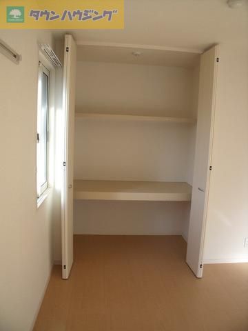 収納　収納は間口広く便利