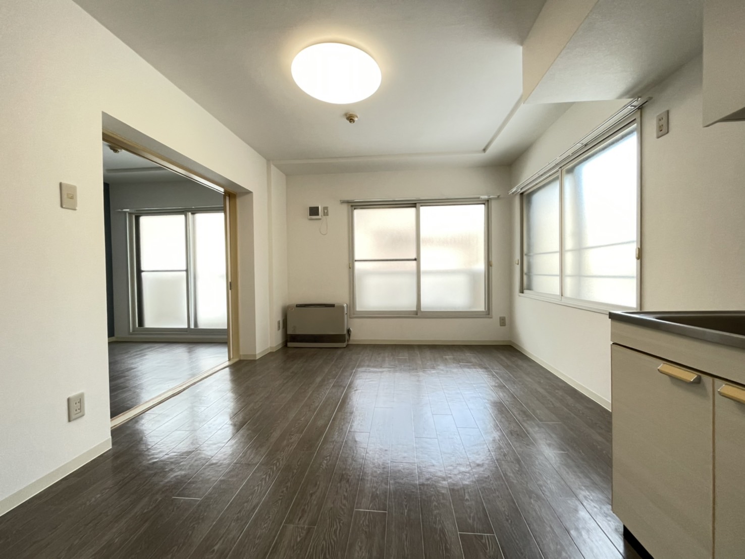 居室・リビング　※他号室のお写真です