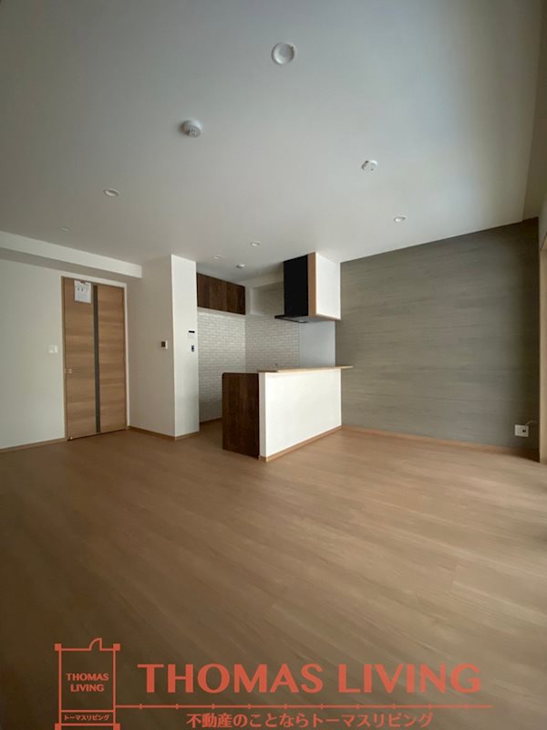 居室・リビング　床・建具の色は異なる場合があります