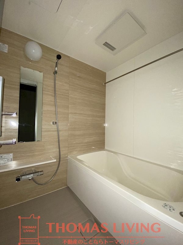 バス・シャワールーム　床・建具の色は異なる場合があります