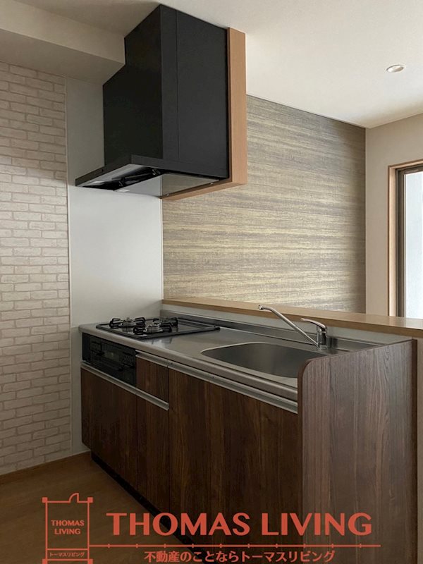 キッチン　床・建具の色は異なる場合があります