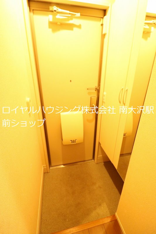 玄関　※参考写真