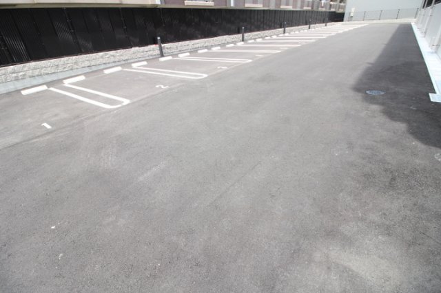 駐車場　駐車場