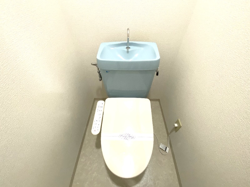 トイレ　冬場も安心の温水洗浄便座！