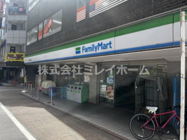 コンビニ　ファミリーマート 大田区役所前店（コンビニ）まで67m