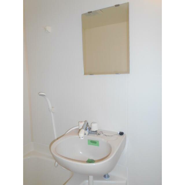 洗面設備　参考写真（同物件別部屋）