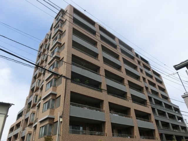 建物外観　頑丈な鉄筋コンクリート造