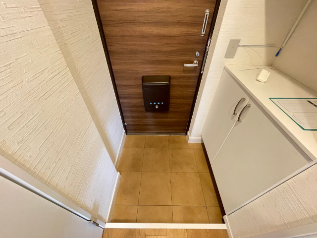 玄関　※同建物別部屋のお写真です