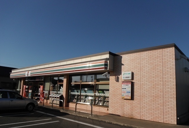 コンビニ　セブンイレブン（コンビニ）まで750m