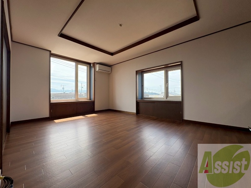 居室・リビング　広くてキレイなお部屋が広がっていて、充実した生活が送れそう。