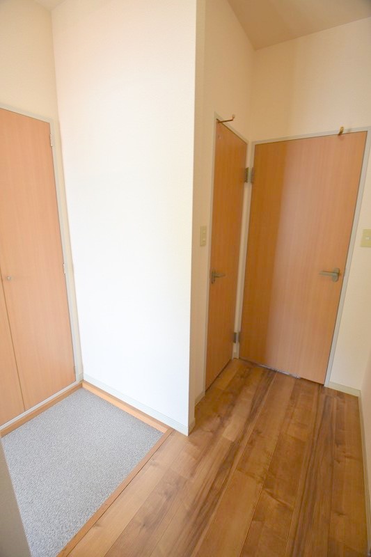 玄関　お問合せはシティホーム海田センター　082-821-2227