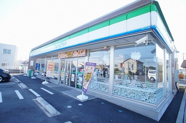 コンビニ　ファミリーマート今泉１丁目店（コンビニ）まで800m