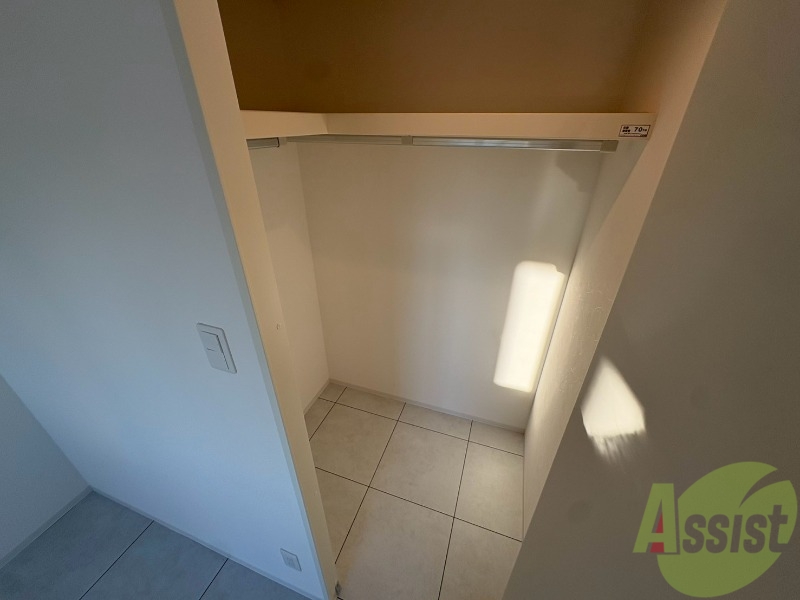 収納　寝室の収納です。部屋がすっきり片付きます。