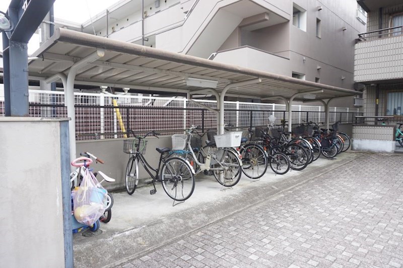 その他共有部分　屋根付き駐輪場