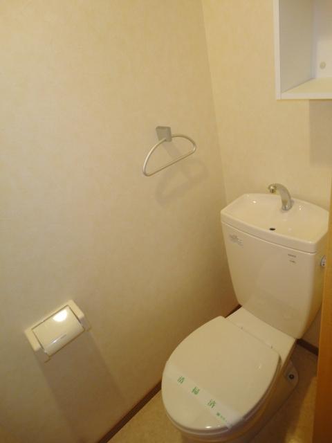 トイレ　清潔感のあるトイレです