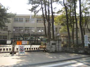 中学校　浜の宮中学校（中学校）まで3130m