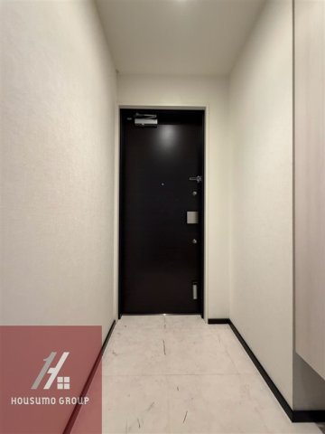 地下鉄四つ橋線 四ツ橋駅 徒歩10分 53階建 築12年の玄関写真
