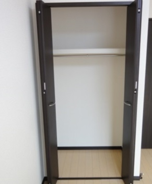 収納　同一施工会社同一仕様写真