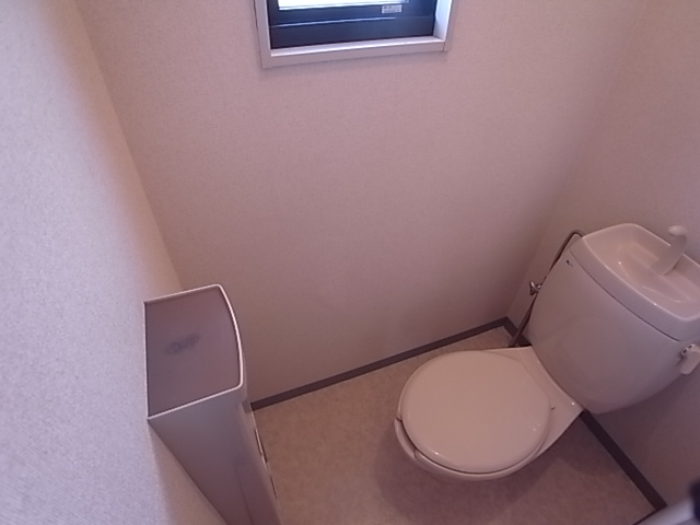 阪急今津線 門戸厄神駅 徒歩3分 2階建 築30年のトイレ写真