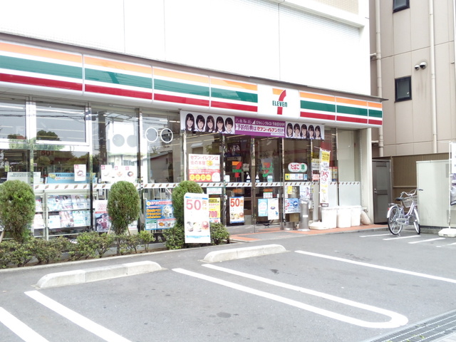 コンビニ　セブンイレブン北区滝野川3丁目店（コンビニ）まで831m
