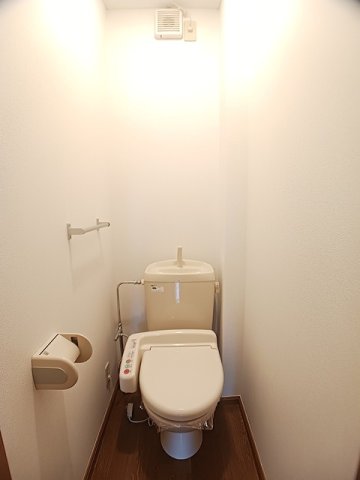 トイレ　コンパクトで使いやすいトイレです