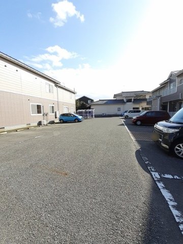 駐車場　駐車場完備です