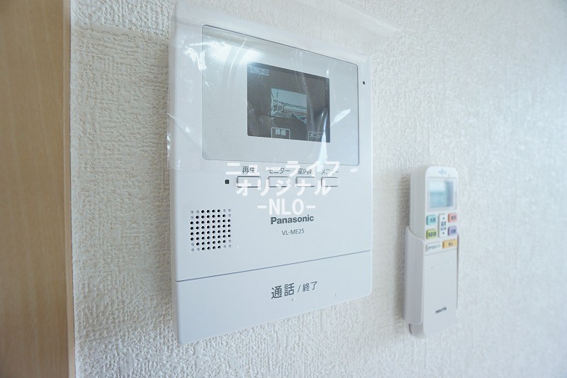 セキュリティ　突然の来訪者にも安心のTVモニター付きインターホン
