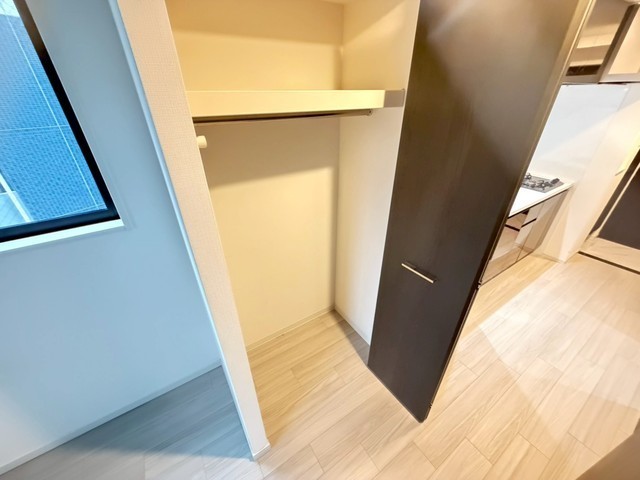収納　写真は違う号室です。