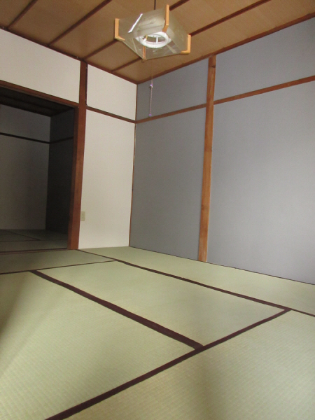 鈴蘭台南町アパートメントの居間写真