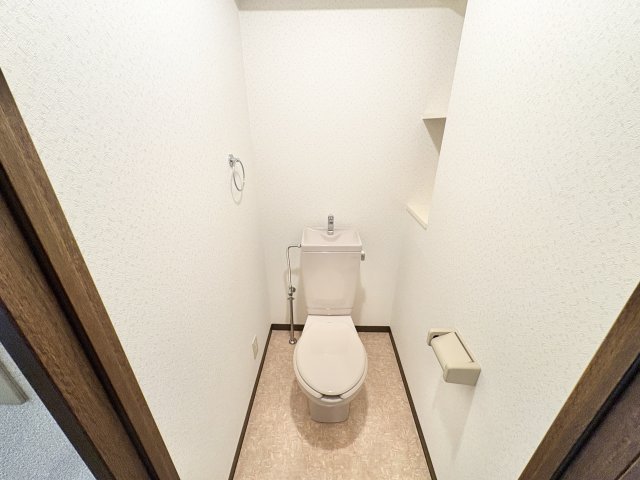 ＪＲ東海道本線 東淀川駅 徒歩3分 10階建 築27年のトイレ写真