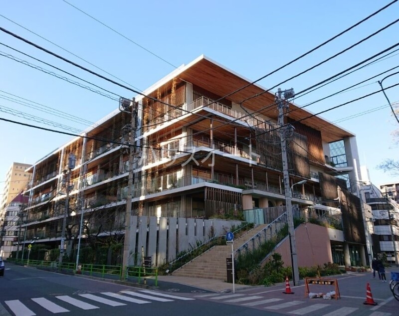 小学校　中央区立中央小学校（小学校）まで198m