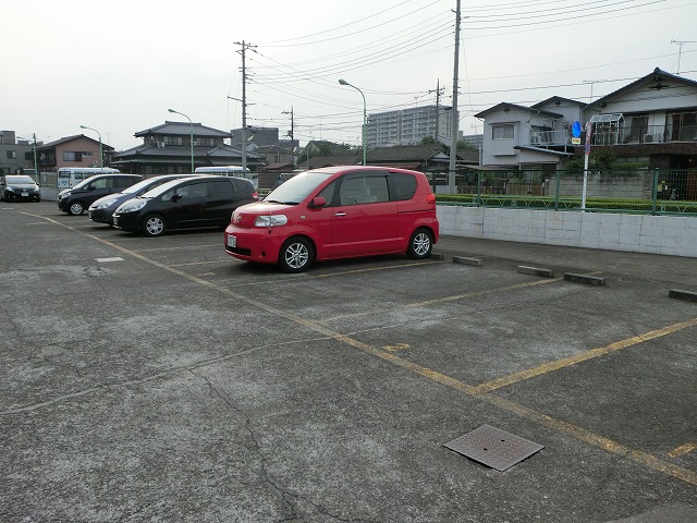 【一杉マンションの駐車場】