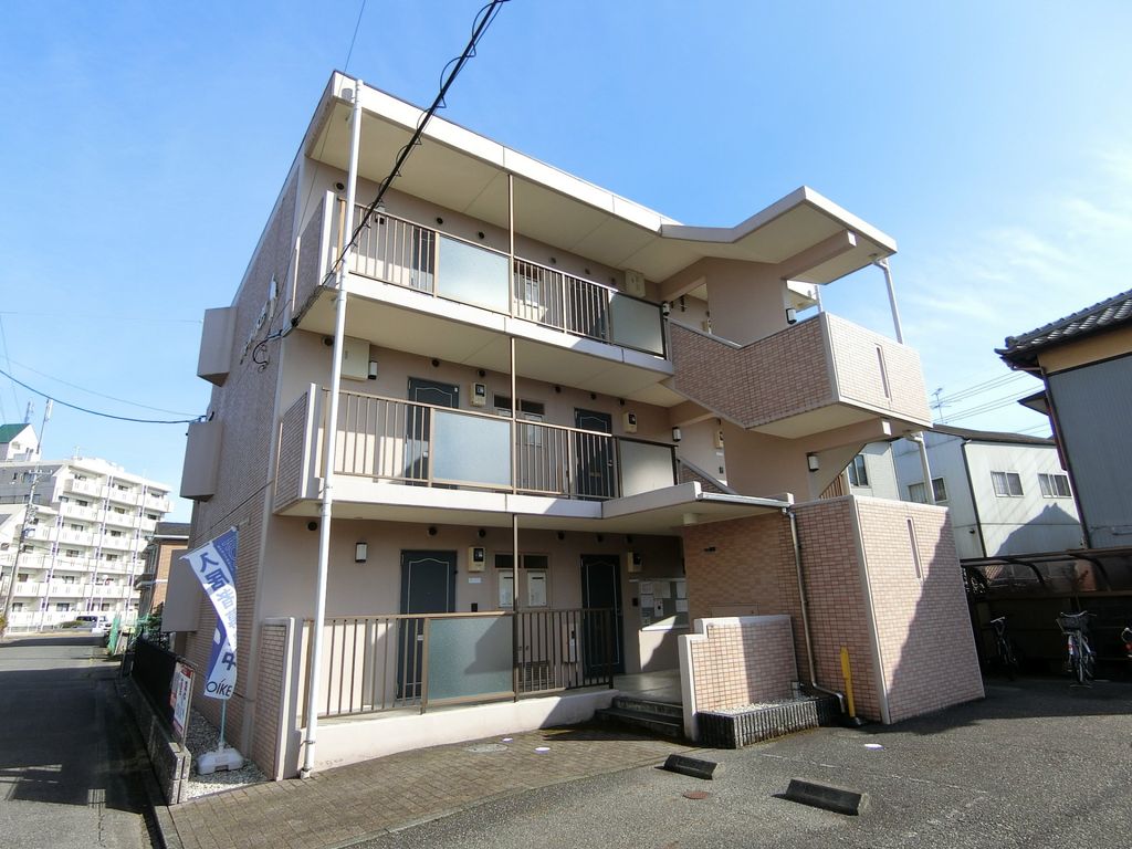 静岡市葵区上土のマンションの建物外観