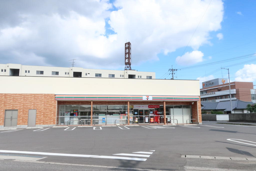 コンビニ　セブンイレブン丸亀郡家町店（コンビニ）まで855m