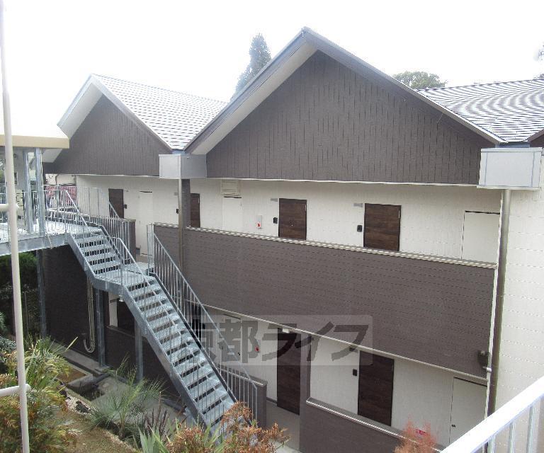 枚方市上野のアパートの建物外観