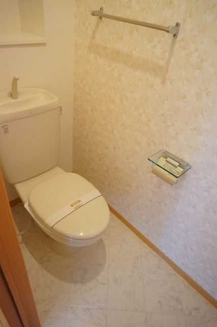 【西尾市寄住町のアパートのトイレ】