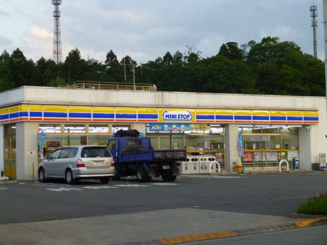 コンビニ　ミニストップ（コンビニ）まで280m