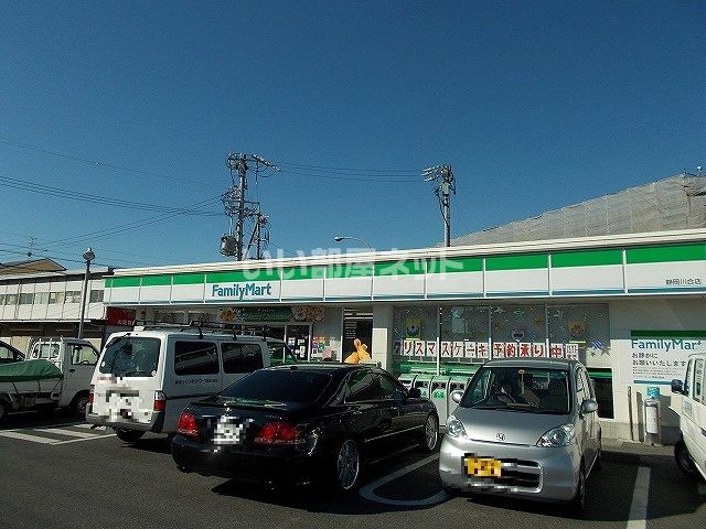 【静岡市葵区川合のアパートのコンビニ】